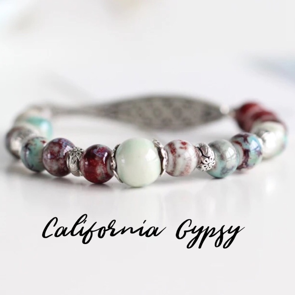 Silver Fish Engraved Beaded Bracelet RESTOCKED🎉 - Picture 2 of 3